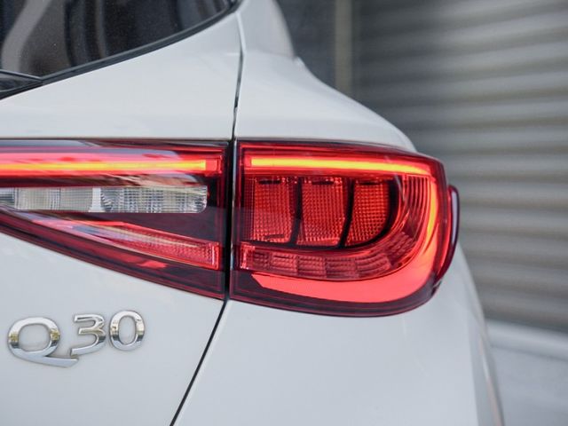 Infiniti Q30  第17張相片