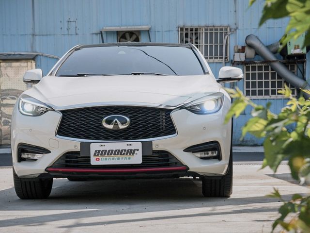 Infiniti Q30  第21張相片