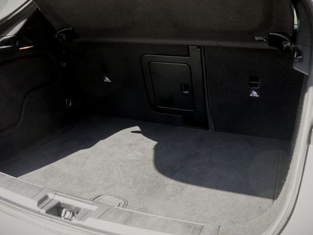 Infiniti Q30  第22張相片