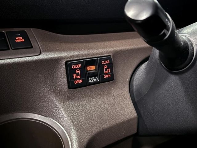 Toyota SIENTA  第7張相片