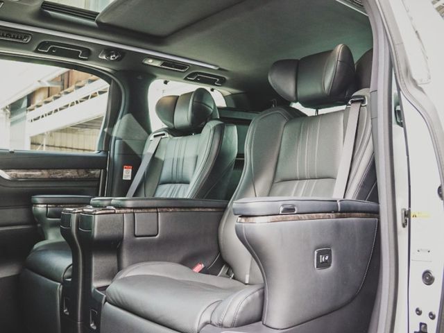 2021 Toyota Alphard 2.5 油電  第28張相片