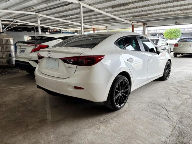 Mazda Mazda3  第7張相片