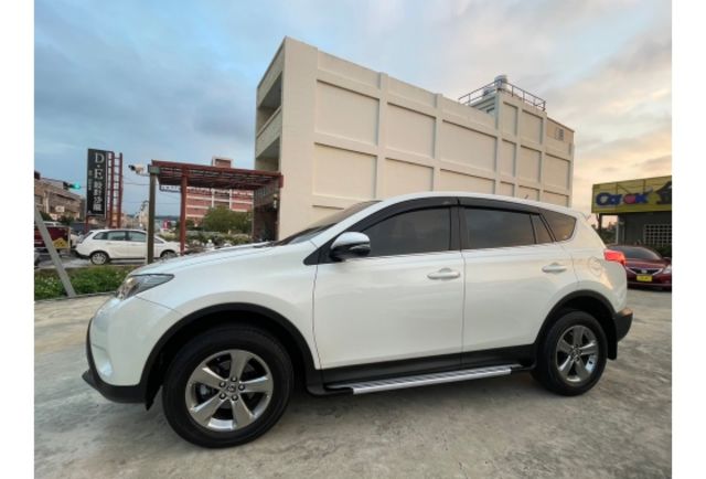 Toyota RAV4  第3張相片