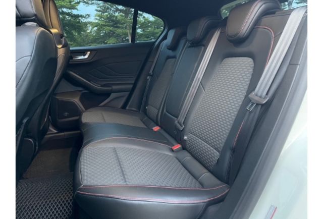 Ford FOCUS ST  第8張相片