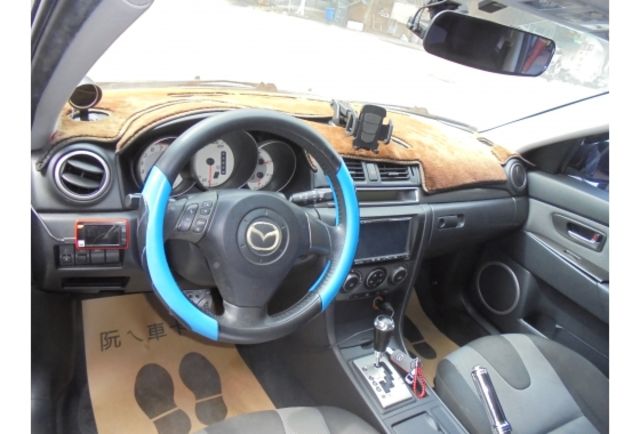 Mazda MAZDA3  第9張相片