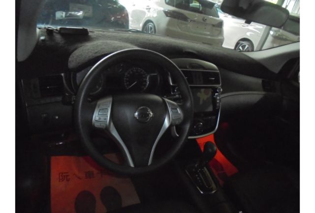 Nissan TIIDA  第7張相片