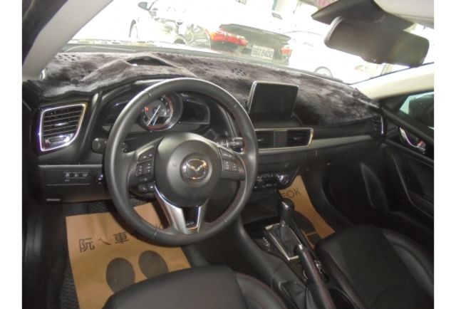 Mazda MAZDA3  第6張相片