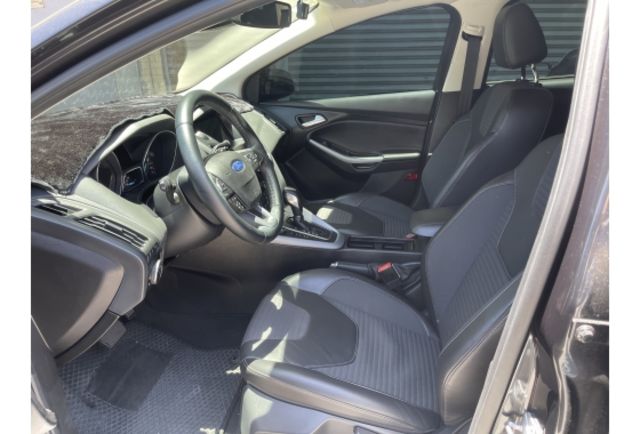 Ford FOCUS  第9張相片