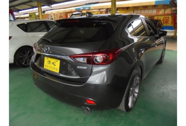 Mazda MAZDA3  第4張相片