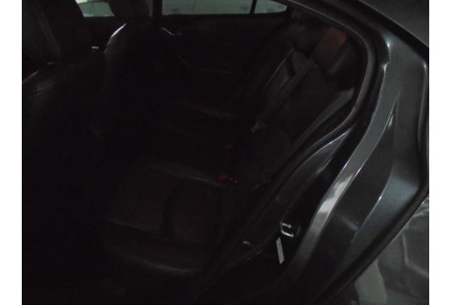 Mazda MAZDA3  第8張相片