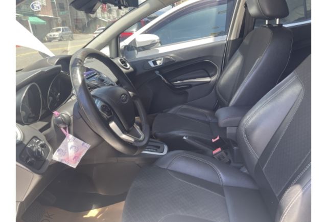 Ford FIESTA  第7張相片