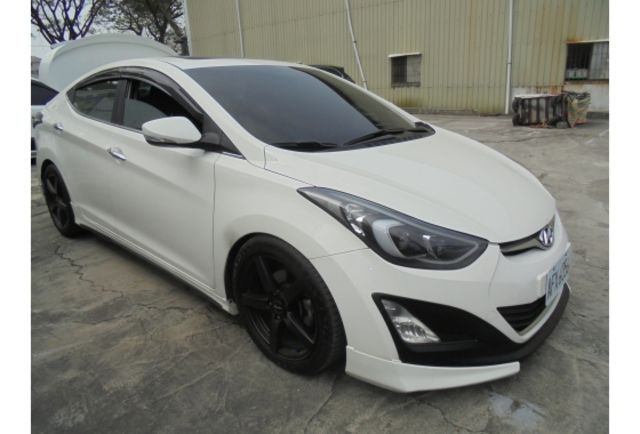 Hyundai ELANTRA  第2張相片