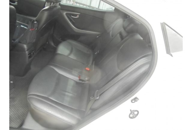 Hyundai ELANTRA  第5張相片
