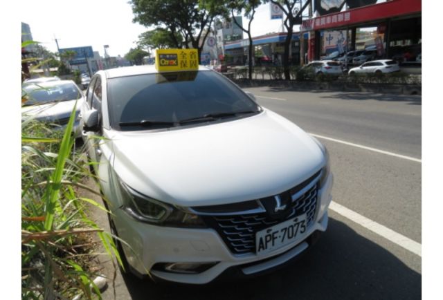 LUXGEN S61FPA  第1張相片