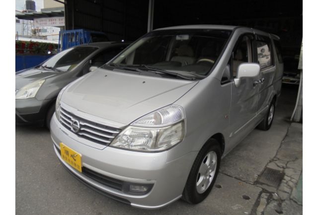 Nissan QRV  第1張相片