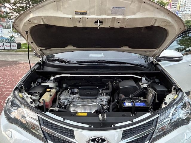 Toyota RAV4  第6張相片