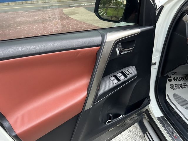 Toyota RAV4  第10張相片