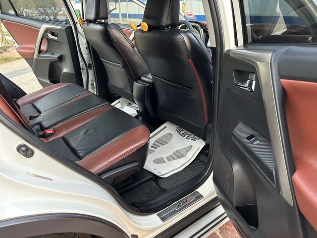 Toyota RAV4  第11張相片