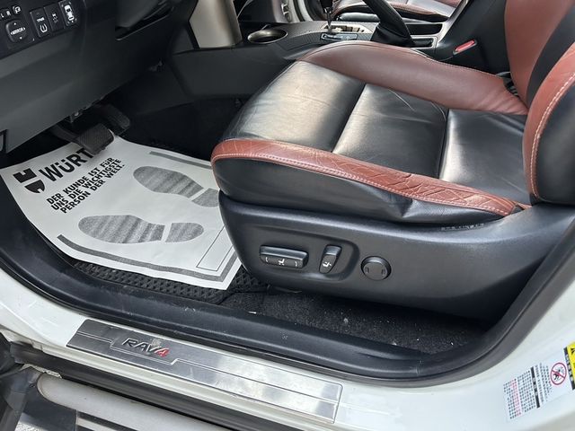 Toyota RAV4  第19張相片