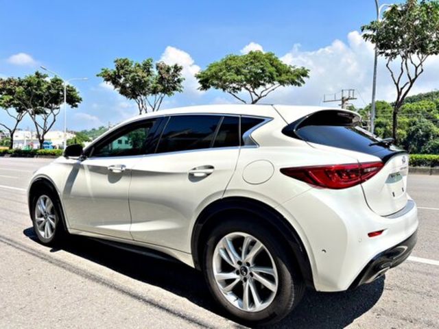 INFINITI無限 Q30  第2張相片