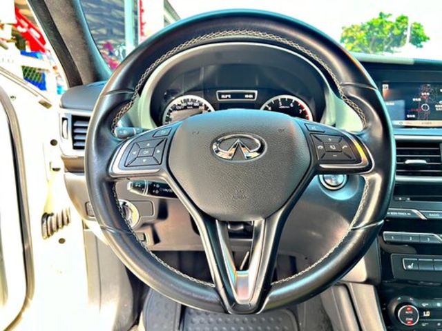 INFINITI無限 Q30  第17張相片