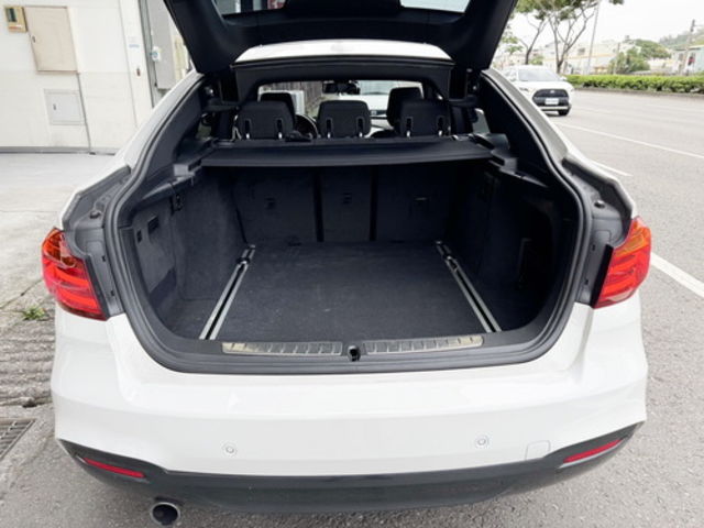 BMW寶馬 320I GT  第5張相片
