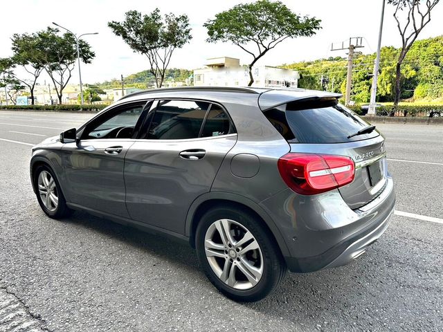 M-BENZ賓士 GLA200  第3張相片