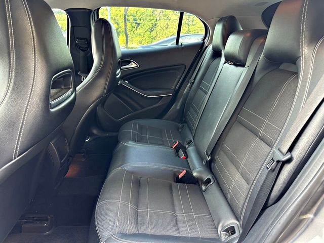 M-BENZ賓士 GLA200  第7張相片