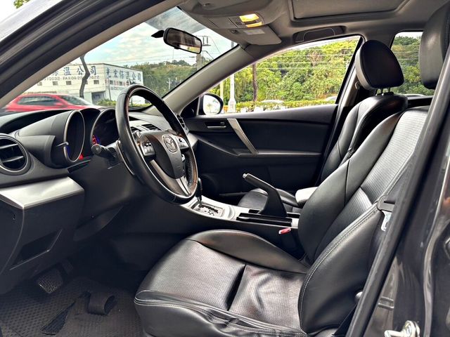 MAZDA馬自達 MAZDA 3  第7張相片