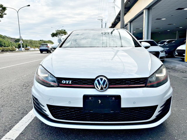 VOLKSWAGEN福斯 GOLF GTI  第2張相片
