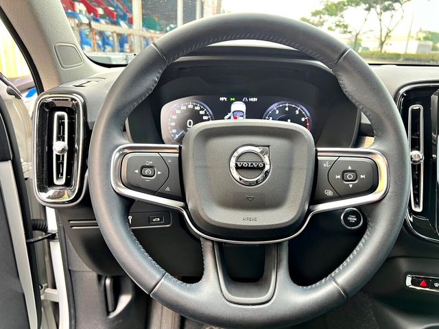 VOLVO富豪 XC40  第10張相片