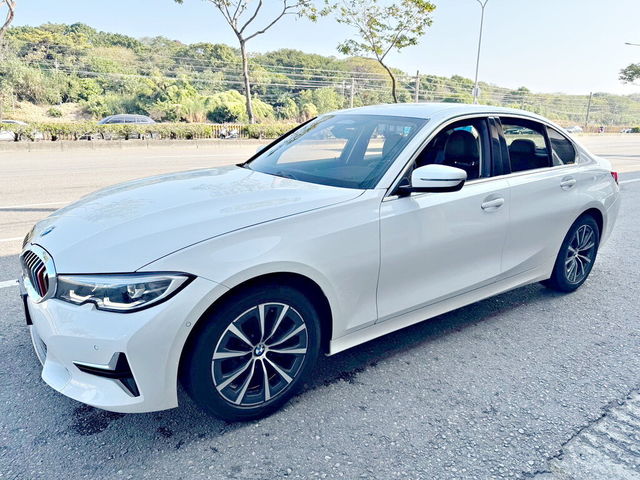 BMW寶馬 318I LUXURY  第1張相片
