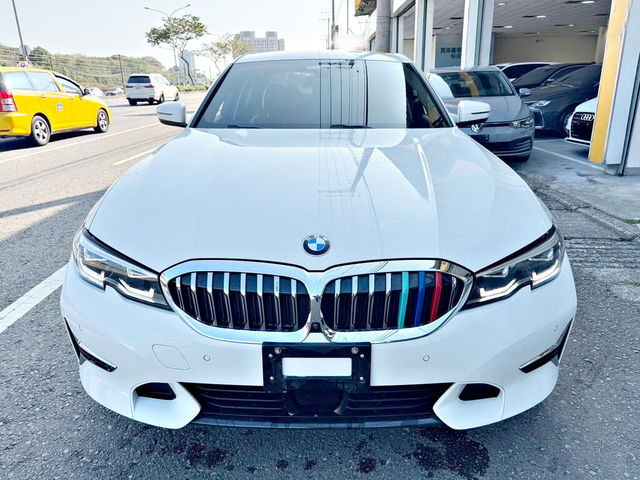 BMW寶馬 318I LUXURY  第2張相片