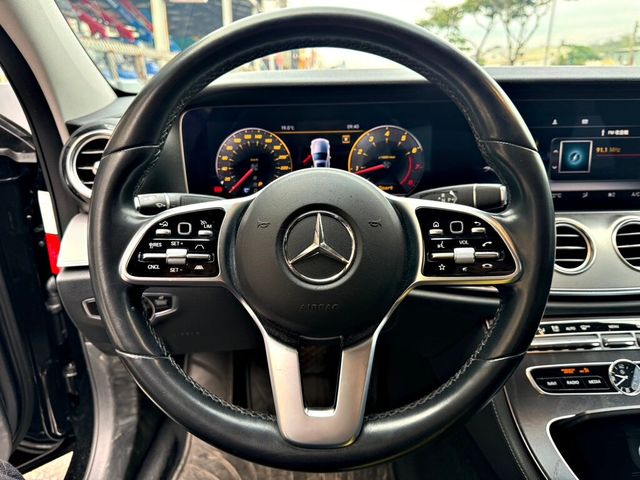 M-BENZ賓士 E200  第9張相片