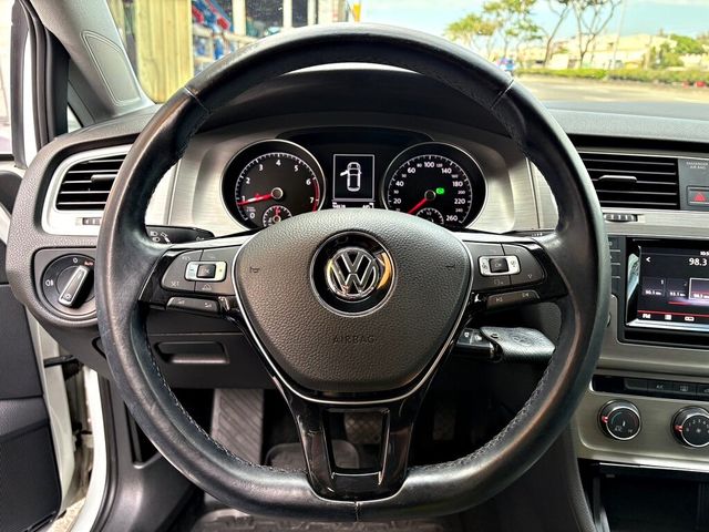 VOLKSWAGEN福斯 GOLF  第8張相片