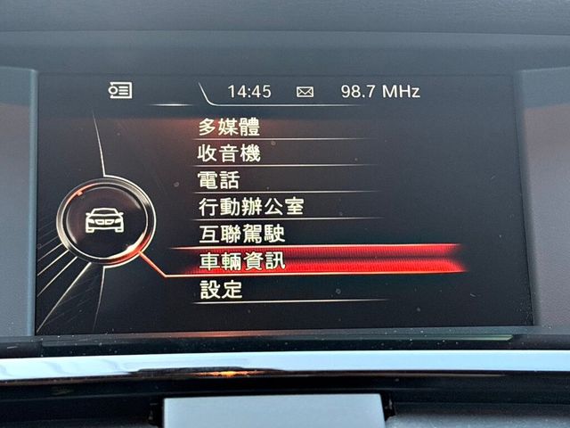 BMW寶馬 X3  第11張相片