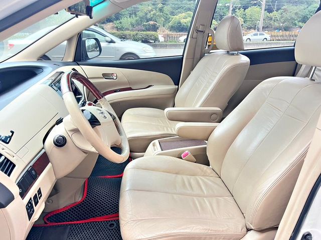 TOYOTA豐田 PREVIA  第7張相片