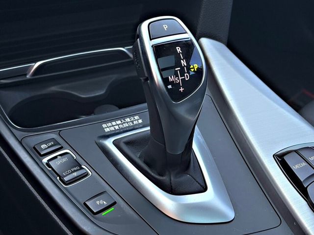 BMW寶馬 320I GT  第17張相片