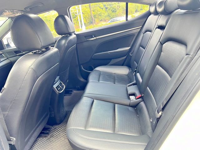 HYUNDAI現代 ELANTRA  第7張相片
