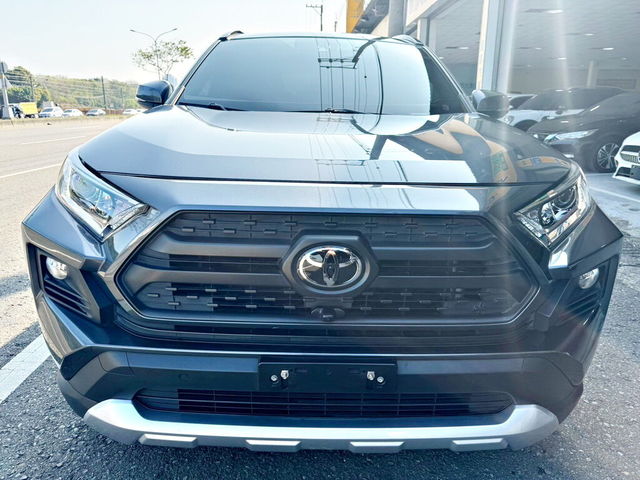 TOYOTA豐田 RAV4  第2張相片