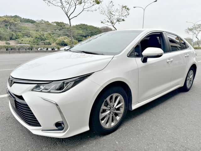 TOYOTA豐田 ALTIS  第1張相片