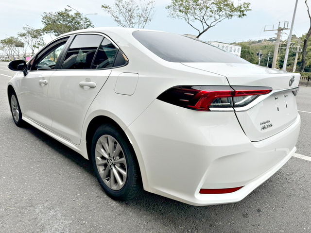 TOYOTA豐田 ALTIS  第3張相片