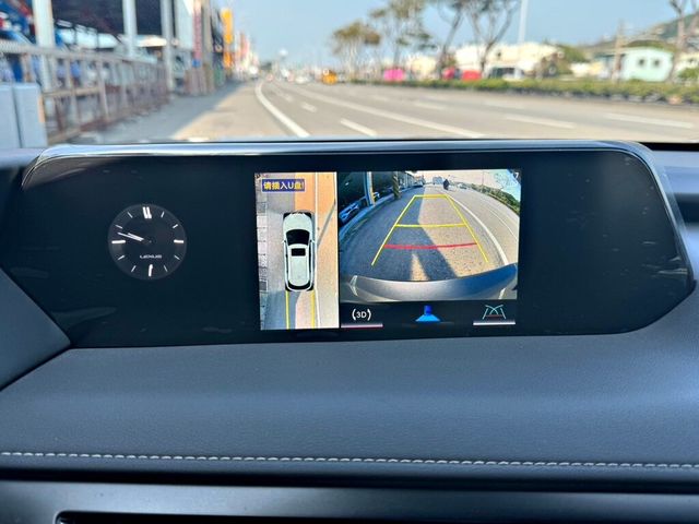 LEXUS凌志 UX200  第35張相片