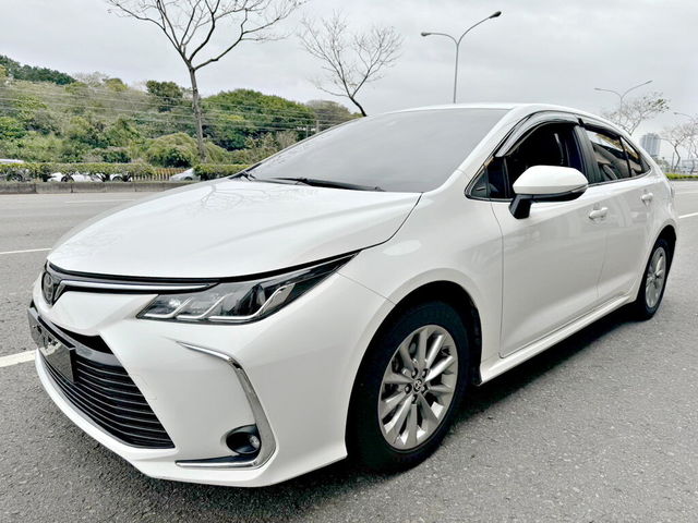 TOYOTA豐田 ALTIS  第1張相片