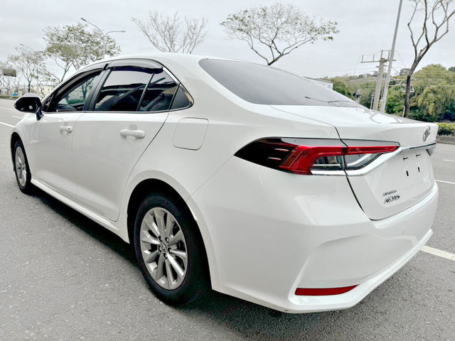 TOYOTA豐田 ALTIS  第3張相片