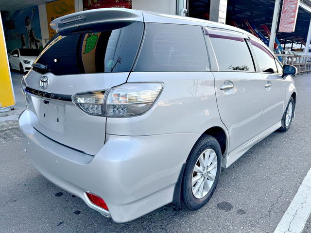 TOYOTA豐田 WISH  第11張相片