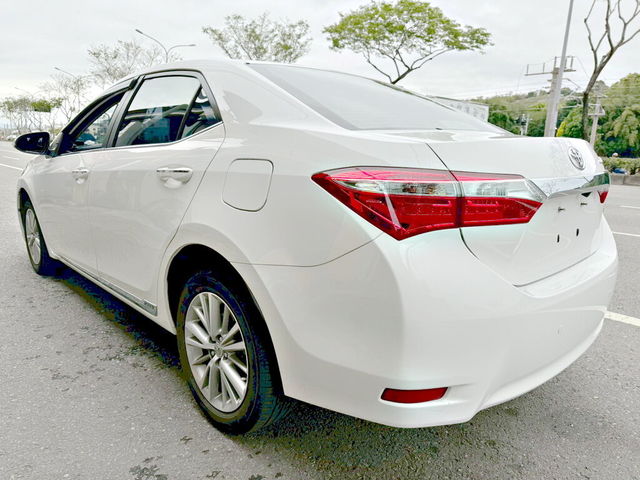 TOYOTA豐田 ALTIS  第2張相片