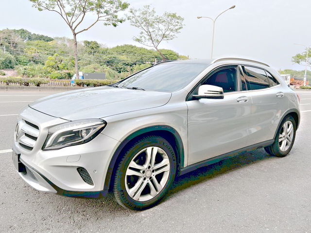 M-BENZ賓士 GLA200  第1張相片