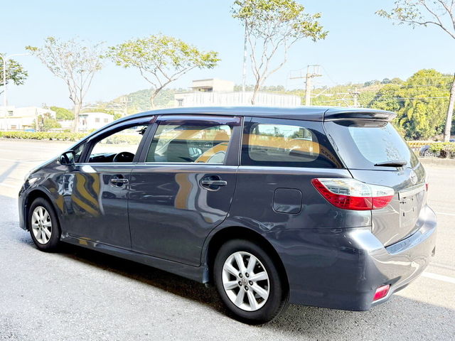 TOYOTA豐田 WISH  第2張相片