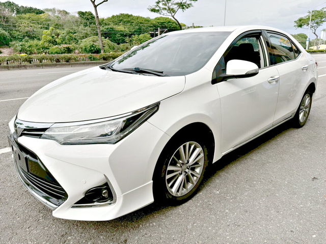 TOYOTA豐田 ALTIS  第1張相片